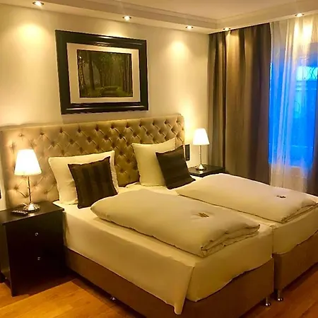Ramor Garni Hotel 3*