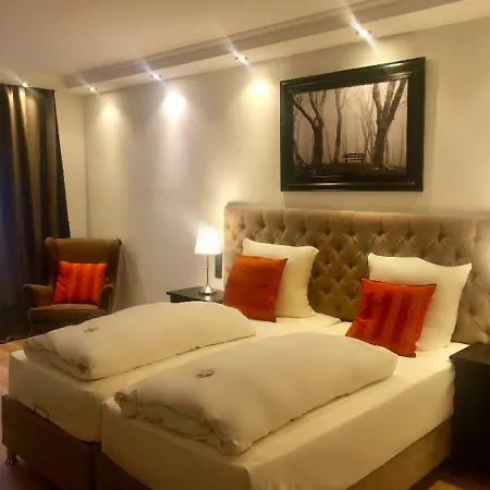 Ramor Garni Hotel